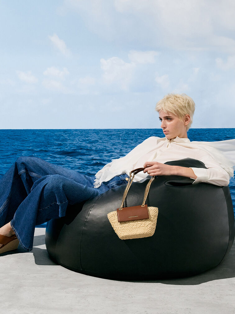 حقيبة شاليا كروس من رافيا بحمالة سلسلة, Natural Raffia, hi-res