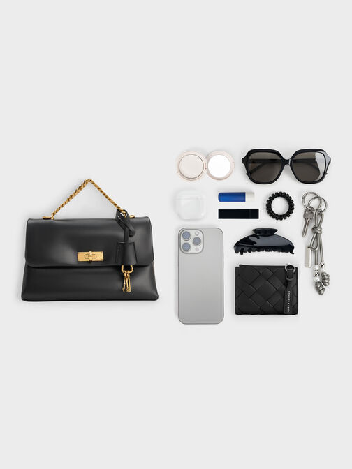 حقيبة كروس بودي كيري بسلسلة يد معدنية, أسود, hi-res