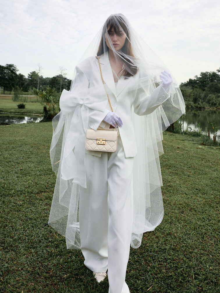 حقيبة ألفا بتصميم مبطن ومقبض على شكل سلسلة, كريمي, hi-res