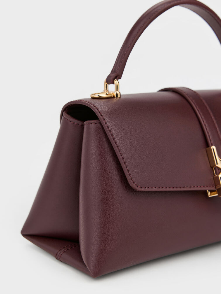 شنطة يد أدالين بمشبك معدني وحزام سلسلة, أحمر توتي فاخر, hi-res