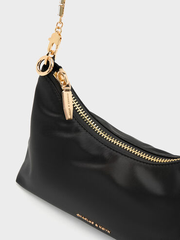 حقيبة من الساتان مزينة بالكريستال ومزوّدة بحزام سلسلة قابل للفصل يمكن حملها بطريقتين, أسود, hi-res