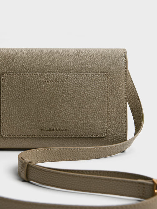 حقيبة كروس بودي تشانس بقفل دوار من الجلد المعاد تدويره, زيتي غامق, hi-res