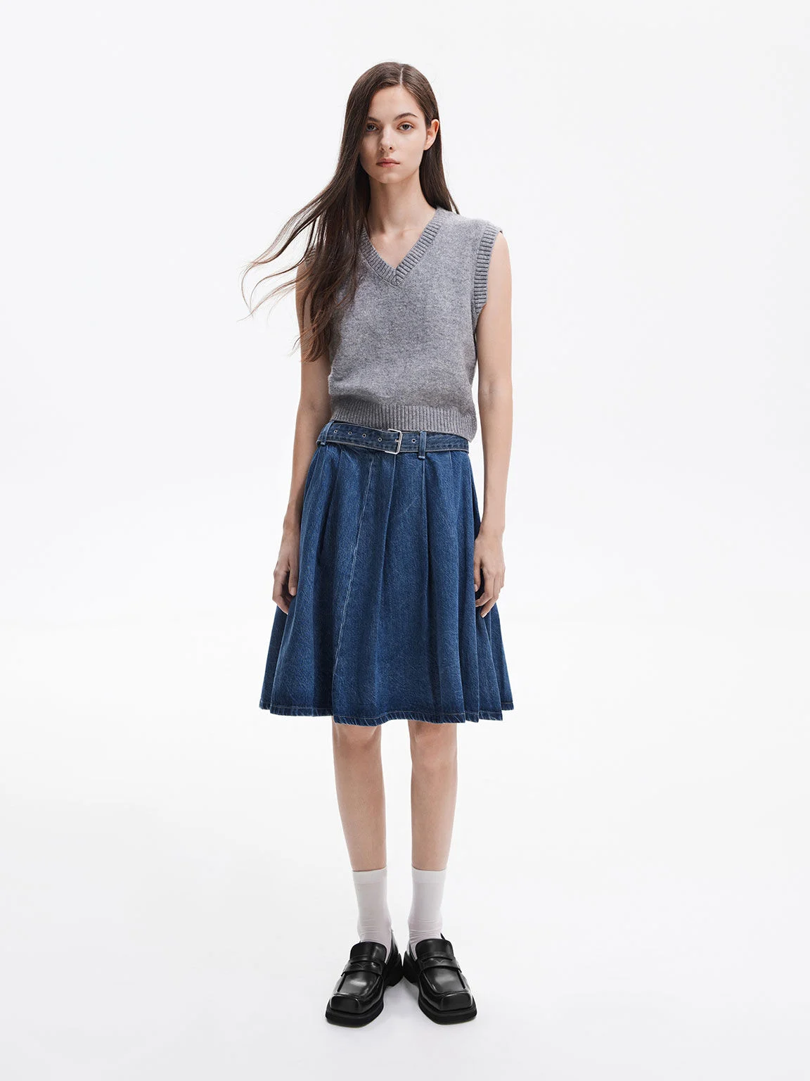 حذاء نسائي مونيك بمقدّمة مربعة باللون الأسود – تشارلز آند كيث 